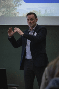 Kickoff_Meeting_speaker